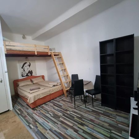 7Dab Apartment Bezeredj Contactless Self -Check-In Budapest Exteriör bild