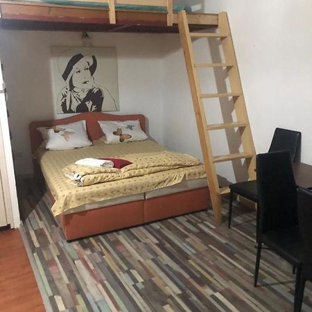 7Dab Apartment Bezeredj Contactless Self -Check-In Budapest Exteriör bild